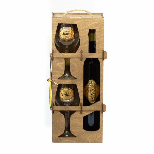 Set vin personalizat in cutie lemn, 2 pahare, Pentru cumatru si cumatra - Cadou