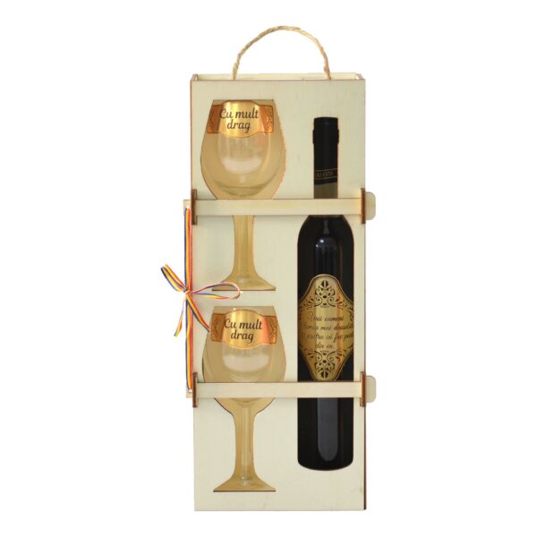 Set vin personalizat in cutie lemn, 2 pahare, Unii oameni fac lumea mai deosebita - Cadou